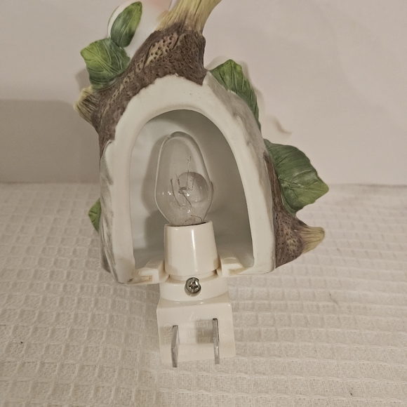 Porcelain Pink Rose Nightlight, home deco, bedroom lite, kitchen lite, hall lite - Picture 5 of 9